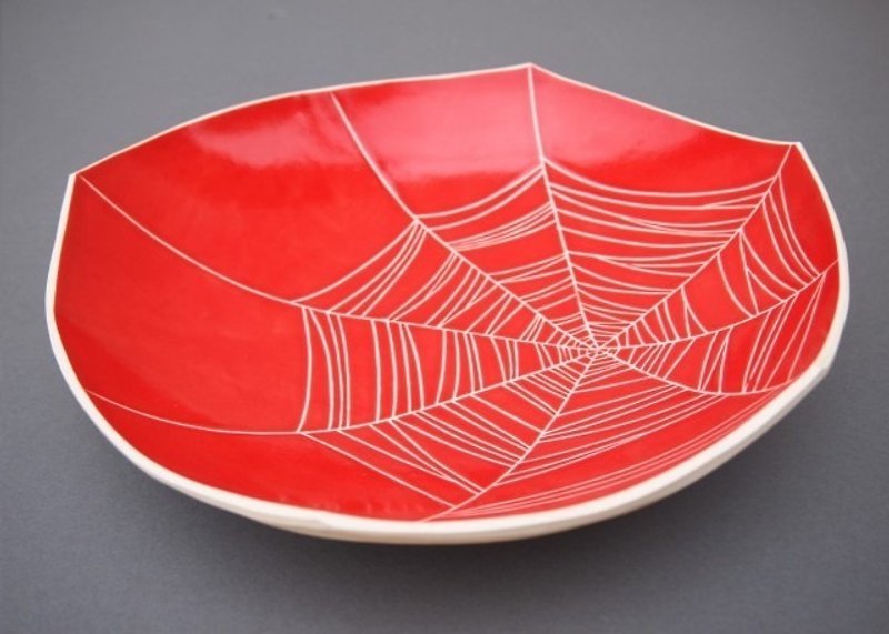 Plate (spider web) red - เซรามิก - ดินเผา สีแดง