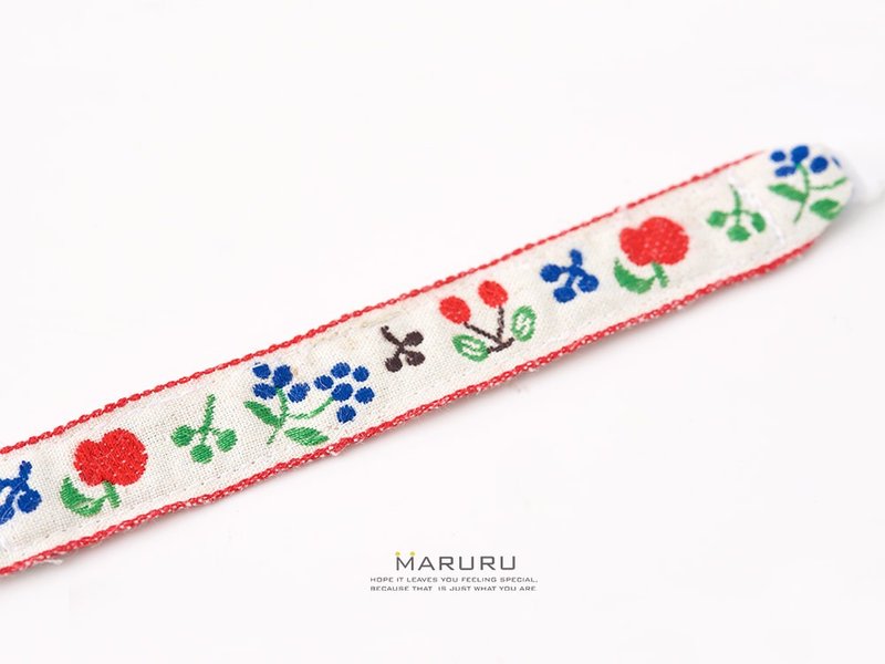 日本製奶嘴鏈 菓風刺繡 MARURU - 奶瓶/奶嘴 - 棉．麻 紅色