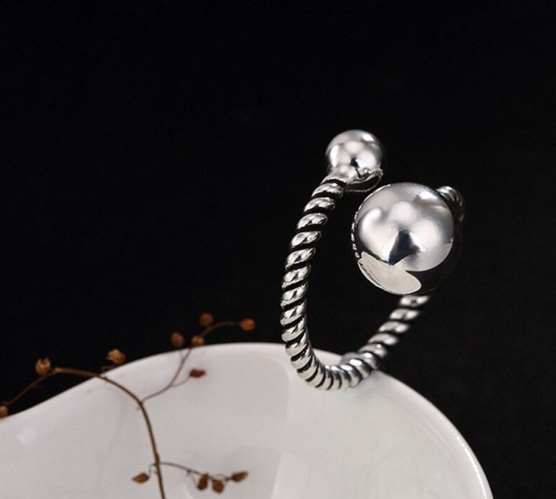 Real 925 Sterling Silver Handmade Twisted Women Finger Rings Lovely Balls - แหวนทั่วไป - เงินแท้ สีเงิน