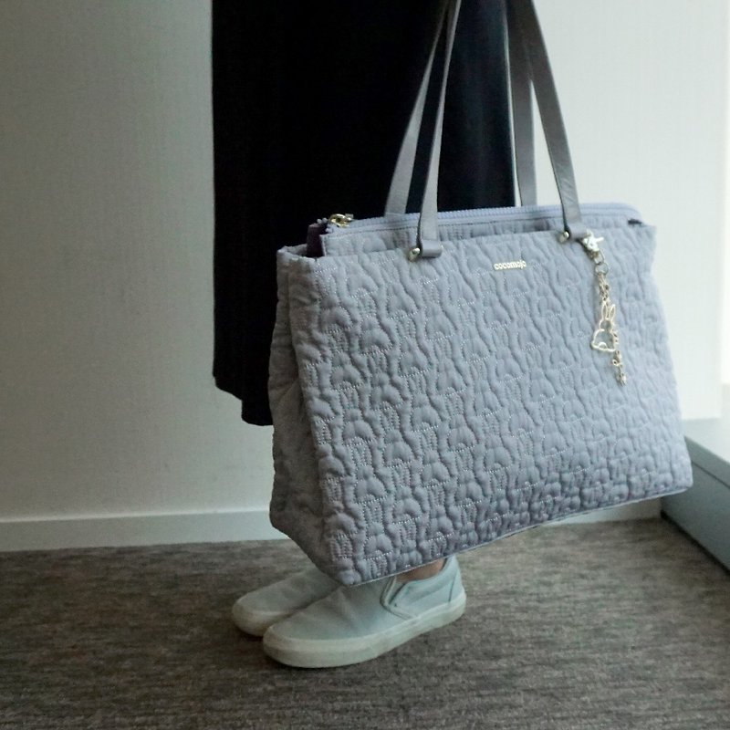 (Rabbit sewn series) Gray light weight capacity Mommy bag / shoulder bag / pouch - กระเป๋าคุณแม่ - งานปัก สีเทา