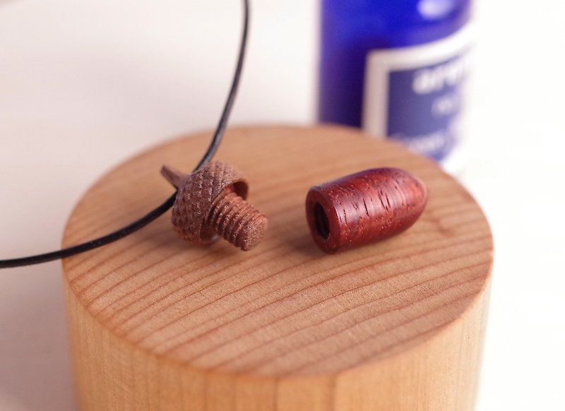 Aroma diffuser, Wood Carving Acorn  Pendant : Padouk & Walnut - Necklaces - Wood Red