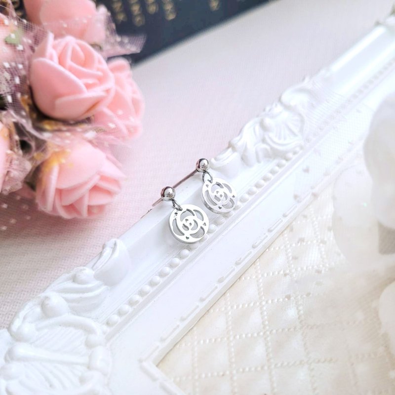 French Rose. Rose-Shaped White Steel Stud Earrings - ต่างหู - สแตนเลส สีเงิน