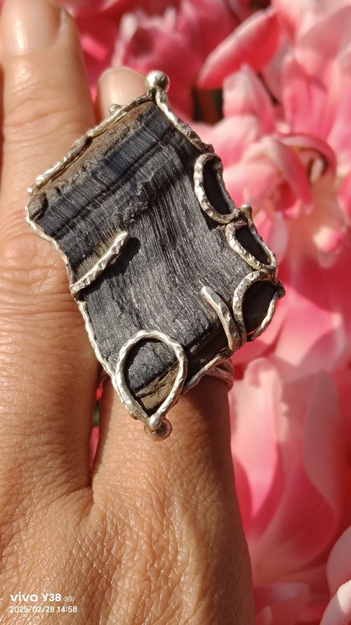 寶藏石光 / Light of Treasure Stone 鷹眼石手工銀戒 純銀戒指 ~ 流 ~ Hawk's Eye Stone Silver Ring