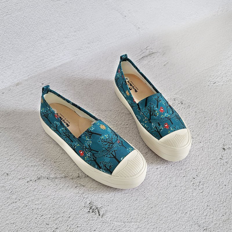 Water-repellent shallow-mouth printed thick-soled casual shoes teal blue-Little Red Riding Hood and the Big Bad Wolf - Women's Casual Shoes - Waterproof Material Blue