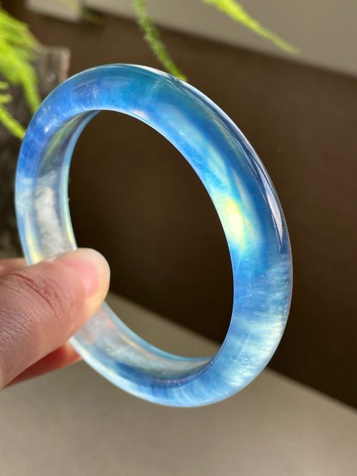 一念之間 秒殺價 太美了 天然海藍寶手鐲 藍天白雲電光 圈口58MM 晶體通透