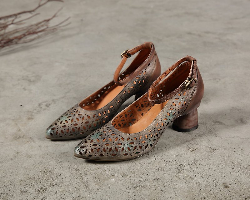 Pointed toe hollow high heels leather handmade women's shoes - รองเท้าส้นสูง - หนังแท้ สีเทา
