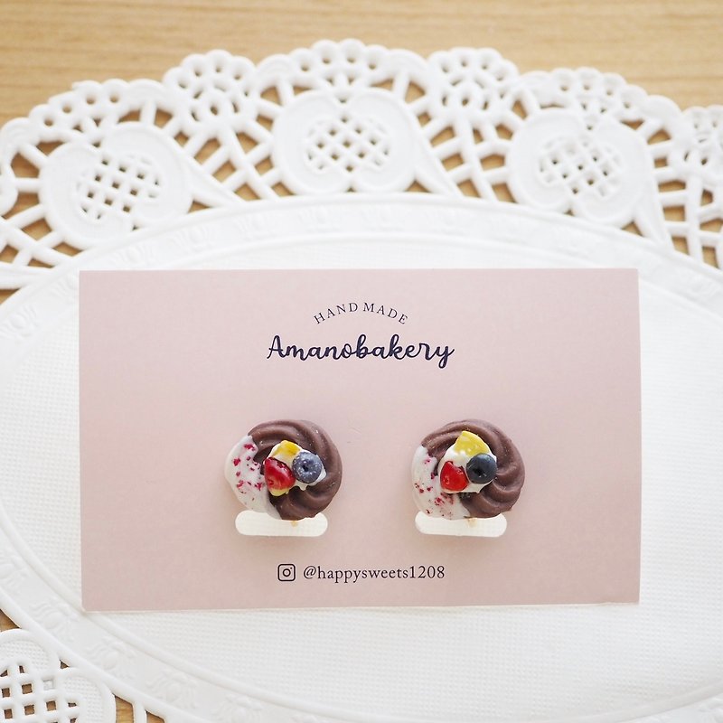 miniature earrings - 耳環/耳夾 - 黏土 咖啡色