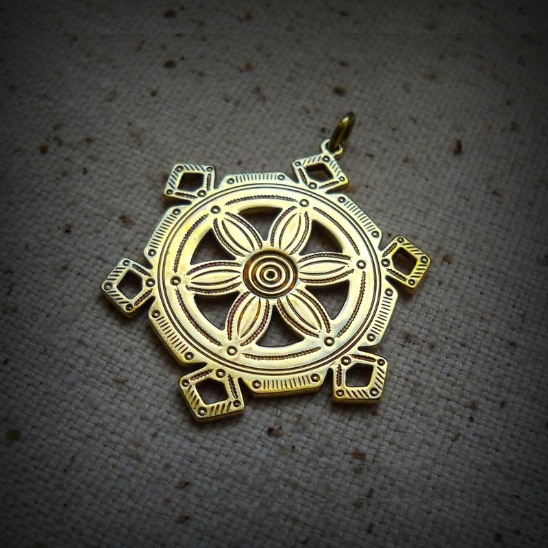 Sun symbol pendant,Ukraine brass pendant,Vintage Brass pendant,ukrainian jewelry - พวงกุญแจ - ทองแดงทองเหลือง สีทอง