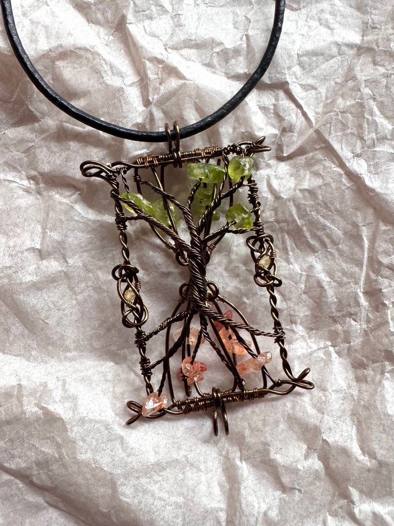 Metal braided pendant—Hourglass Tree - สร้อยคอ - ทองแดงทองเหลือง สีนำ้ตาล