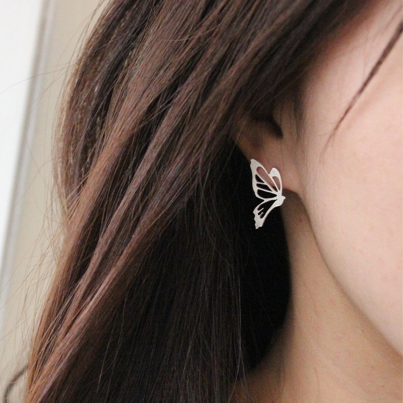 Fly up _Butterfly Earrings - ต่างหู - เงินแท้ สีเงิน