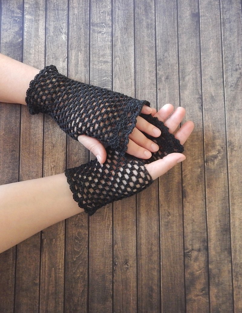 Black lace cotton fingerless gloves - ถุงมือ - ผ้าฝ้าย/ผ้าลินิน สีดำ