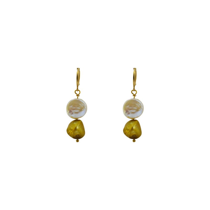 White Coin and Gold Pearl Freshwater Pearl Earrings | by Ifemi Jewels - 耳環/耳夾/耳骨夾 - 其他材質 金色