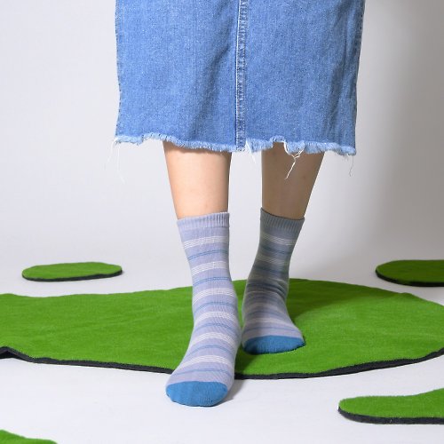 VOLA維菈文創 百搭翻玩色彩 台灣製 撞色 條紋 穿搭襪 中筒襪 長襪 女襪 藍色