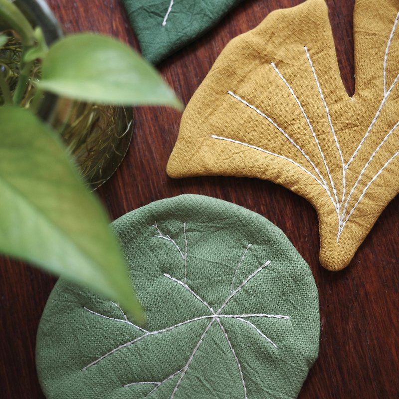 Set of 3 pieces of foliage plant coasters, hand-stitched and embroidered, ok for beginners [1 person in a group] cultural coins - Knitting / Felted Wool / Cloth - Cotton & Hemp 