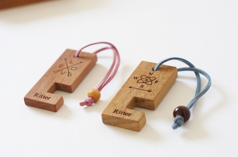 Wooden Smart Phone Stand Key Chain - ที่ห้อยกุญแจ - ไม้ 