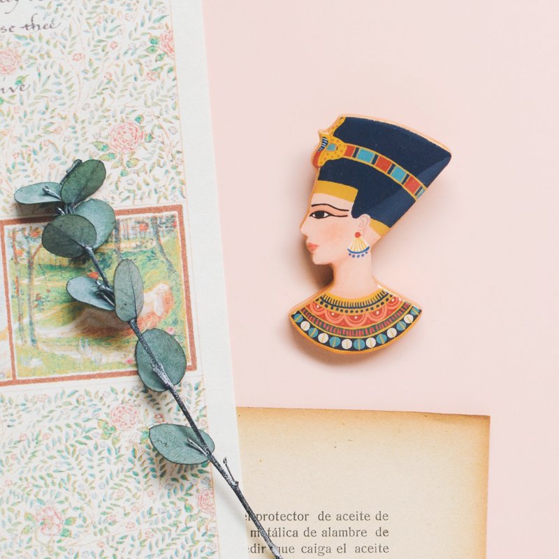 Nefertiti Brooch Ancient Egypt - เข็มกลัด - เรซิน สีน้ำเงิน