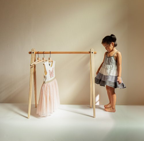 9house Design / 九窩設計 小白鷺 75公分高 幼兒衣架 , 讓小寶貝開心學習整理衣物