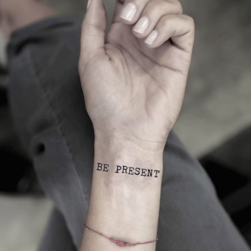 Be Present Quote Temporary Fake Tattoo Sticker (Set of 2) - OhMyTat - สติ๊กเกอร์แทททู - กระดาษ สีดำ