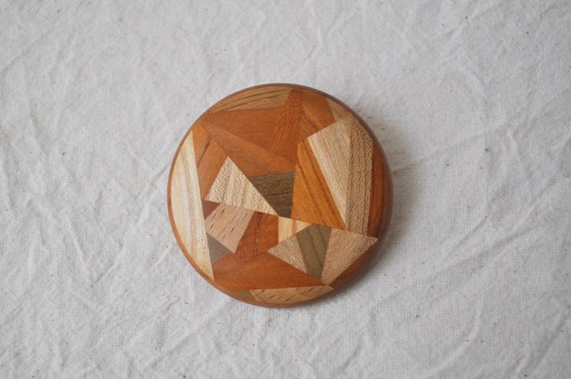 [New] re:tree Brooch Round M2 - เข็มกลัด - ไม้ สีกากี