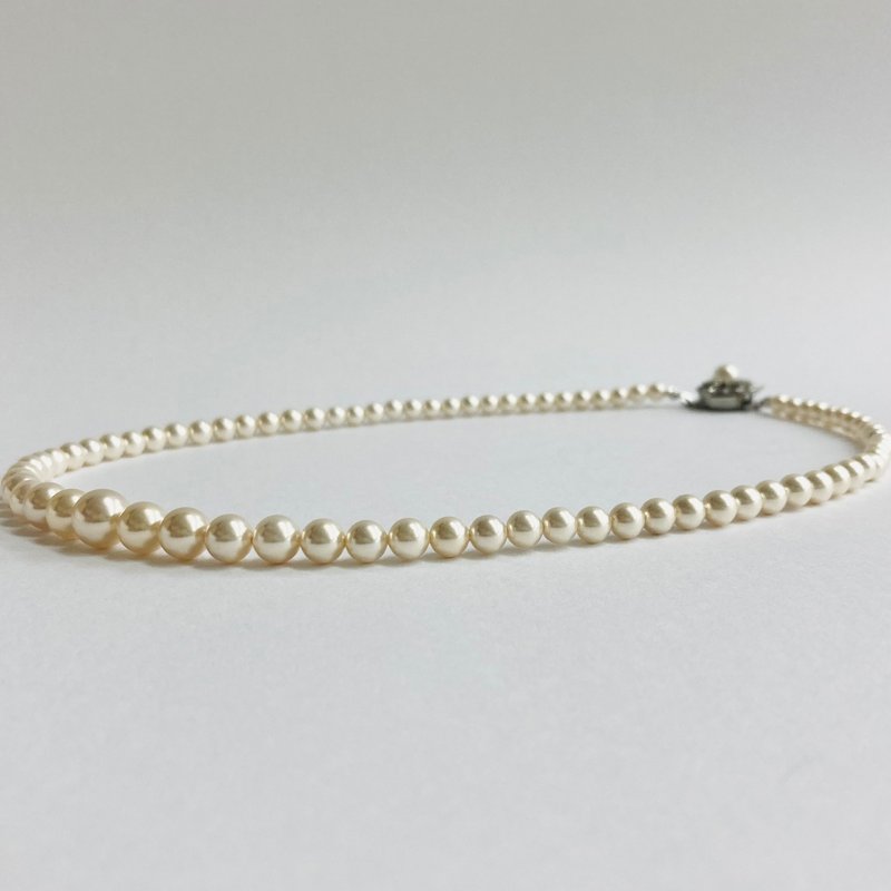 Shell pearl gradation necklace/approx. 4x8mm approx. 42cm/white beige/R/made in Japan - Necklaces - Shell White