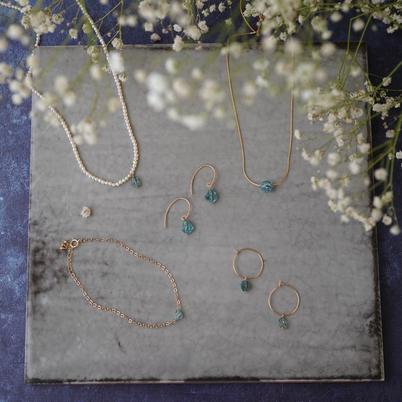 14kgf blue zircon hoop earrings - ต่างหู - เครื่องเพชรพลอย สีน้ำเงิน