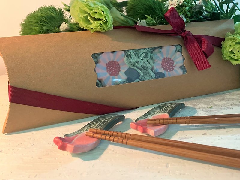 【2 pairs Chopsticks+ 2 Chopsticks Racks】Happiness Share Gift Box - ตะเกียบ - ดินเผา หลากหลายสี