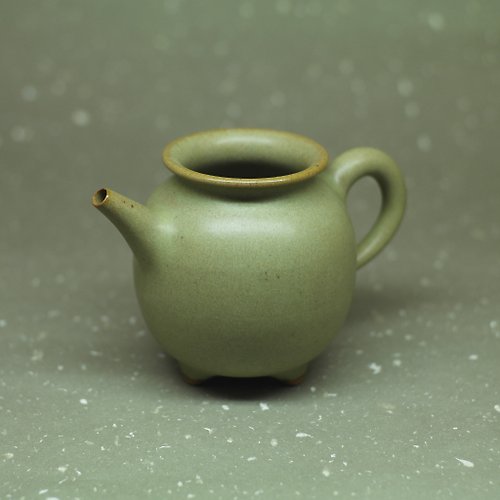 長樂窯 橄欖綠釉 三足 正把茶海、公道杯、勻杯 手作陶藝 茶道具 200cc