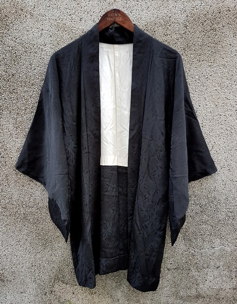 タートルGege  - 日本の草テクスチャリング手作りの羽織った着物のジャケット - ジャケット - シルク・絹 ブラック