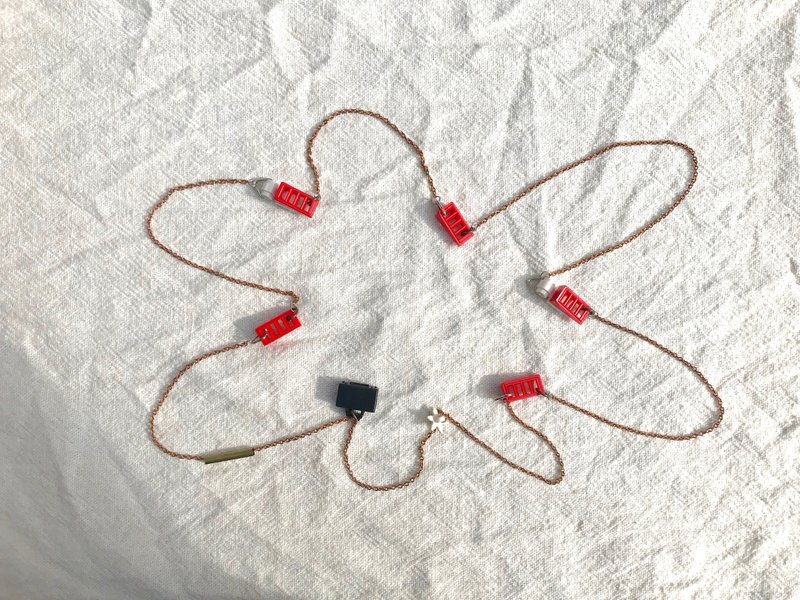 LEGO樂高 童心 項鍊\苦滿 手提箱 梯子 紅色 雪花 冰凍 人生 輕盈 - 項鍊 - 塑膠 紅色