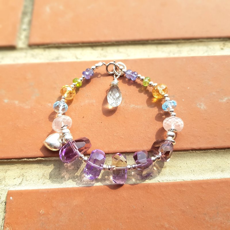 Girl Crystal World - The Rhythm of Palette - Quintet Amethyst Handmade Bracelet Heart Remanufactured - Bracelets - Gemstone Multicolor