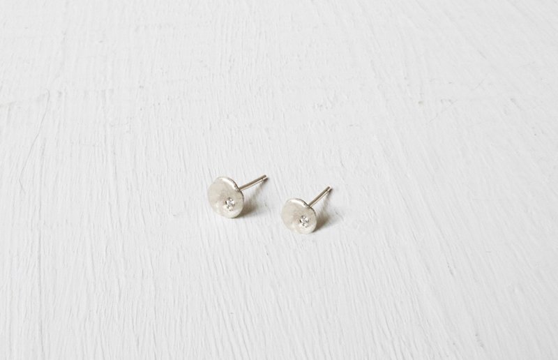 Single-round wave matte diamond earrings-sterling silver - Earrings & Clip-ons - Other Metals Silver