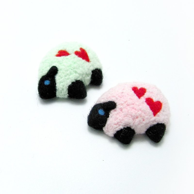 <Wool felt> Sheep with Love(M Size) - by WhizzzPace - เข็มกลัด - ขนแกะ 