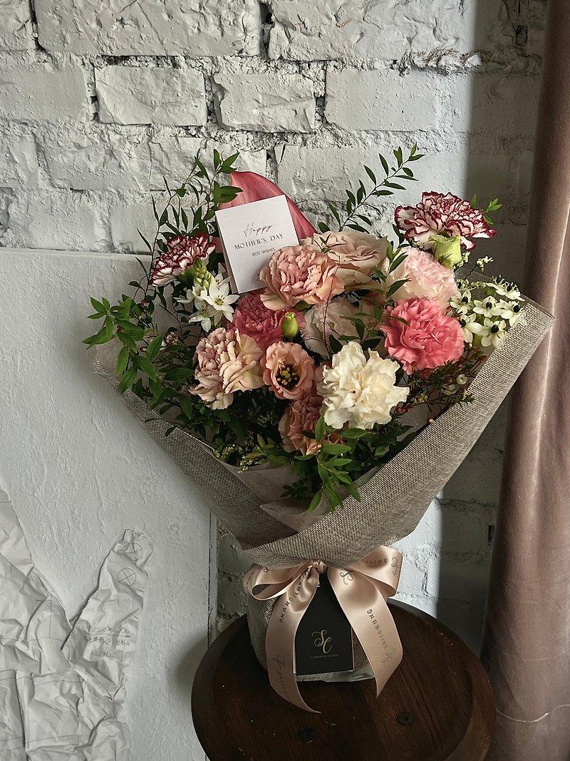 Fresh bouquet/basket of bright pink carnations wrapped in textured cloth - Dried Flowers & Bouquets - Plants & Flowers 