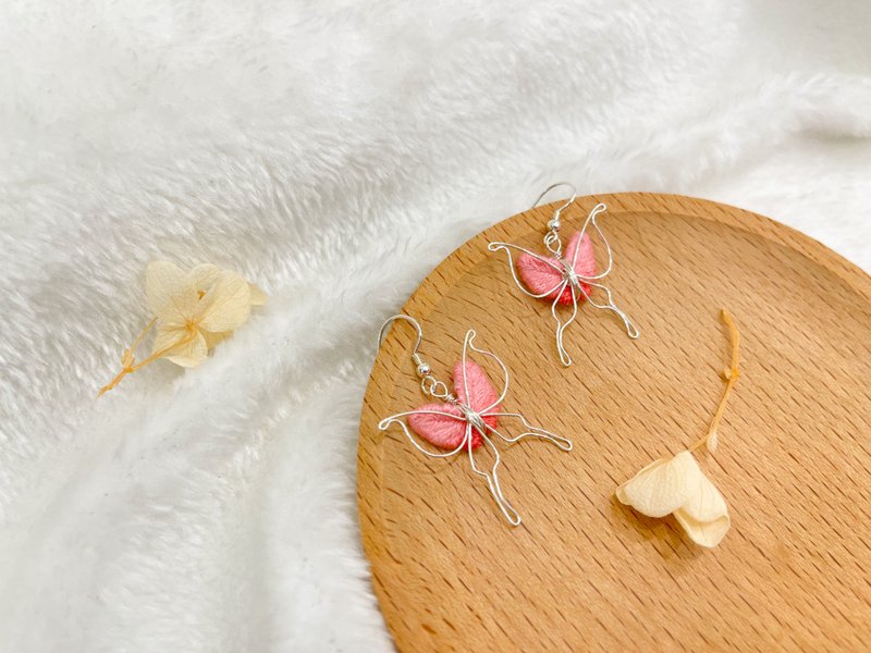 Embroidered Earrings-Diewu(Pink) - ต่างหู - เงินแท้ 