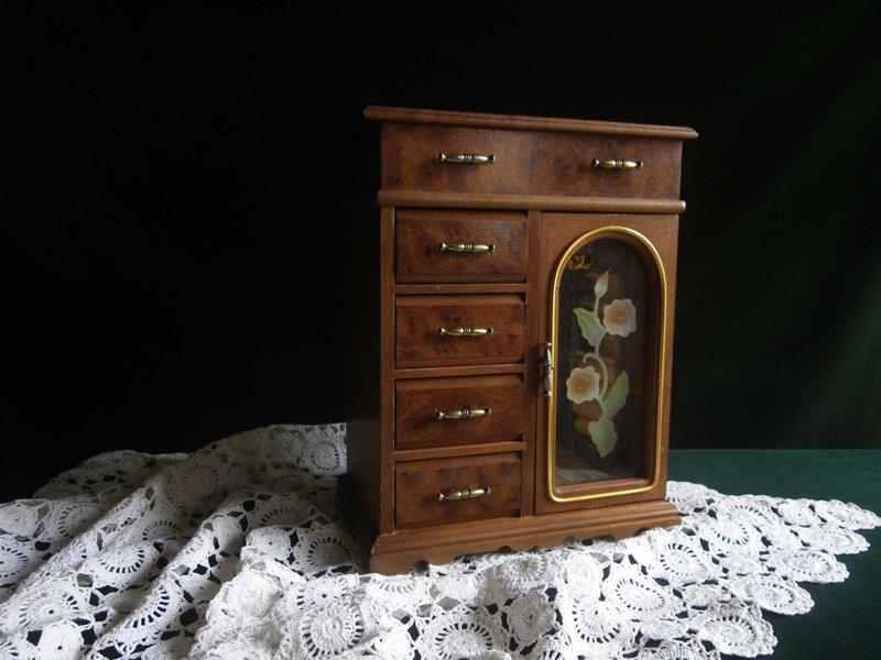 [OLD-TIME] Early Taiwan-made carved glass jewelry cabinet - กล่องเก็บของ - วัสดุอื่นๆ 