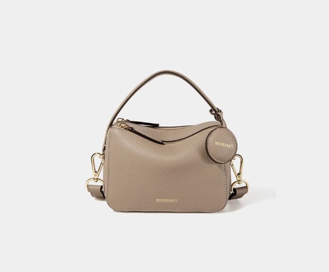 ☆韓国☆［MUCENT］RIENNE SIDE ZIPPER LEATHER SHOULDER BAG 2C RIENNE SIDE ZIPPER LEATHER SHOULDER BAG UNISEX (2COLOR