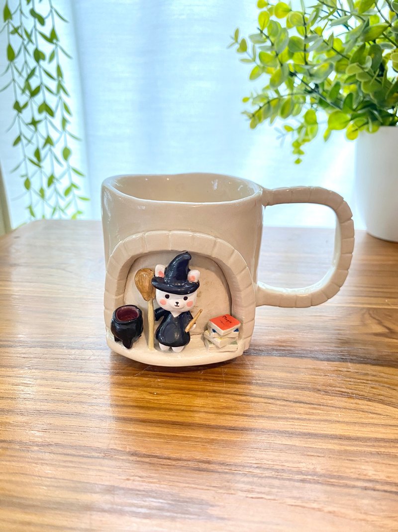 Handmade ceramic mug with witch cat design And the magic pot is super cute. - 咖啡杯/馬克杯 - 陶 白色