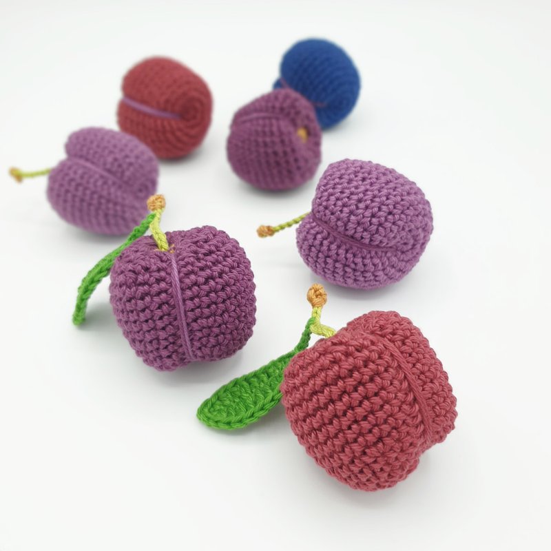 The Perfect PLUM | Amigurumi Fruit Crochet Pattern PDF - 手工藝教學/工具書 - 其他材質 