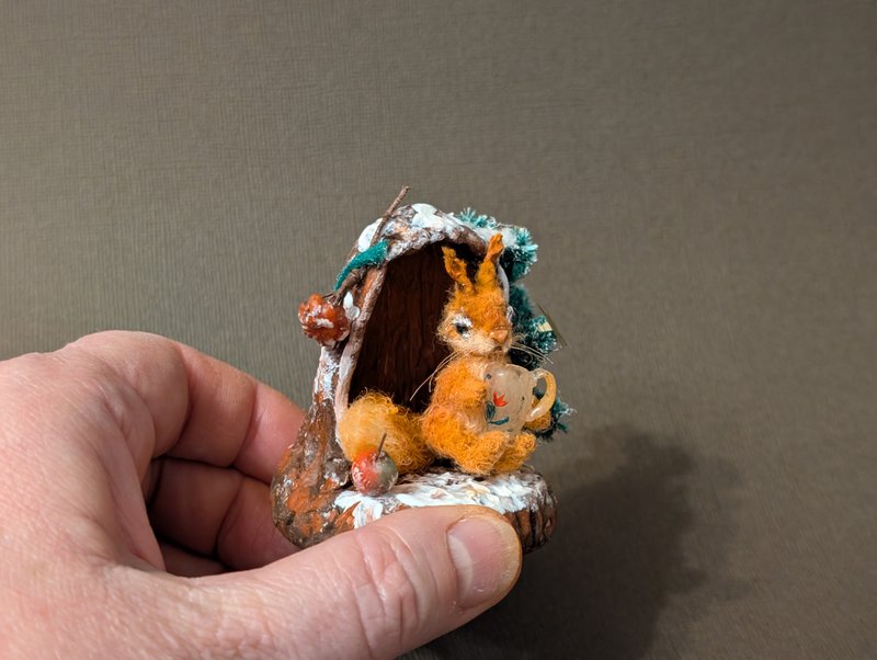 Squirrel Baby. 4 cm. Crocheted. - ตุ๊กตา - วัสดุอื่นๆ สีส้ม