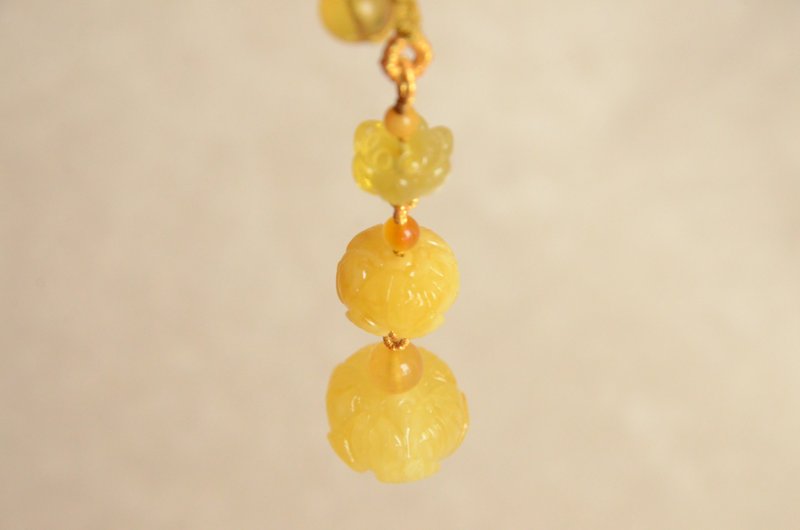 【蓮鬘】天然琥珀金絞蜜蓮台古典掛飾 - 吊飾/掛飾 - 寶石 