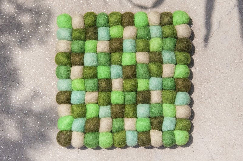 Wool felt rainbow potholder potholder wool felt potholder-green mint fruit cake square potholder - ผ้ารองโต๊ะ/ของตกแต่ง - ขนแกะ สีเขียว