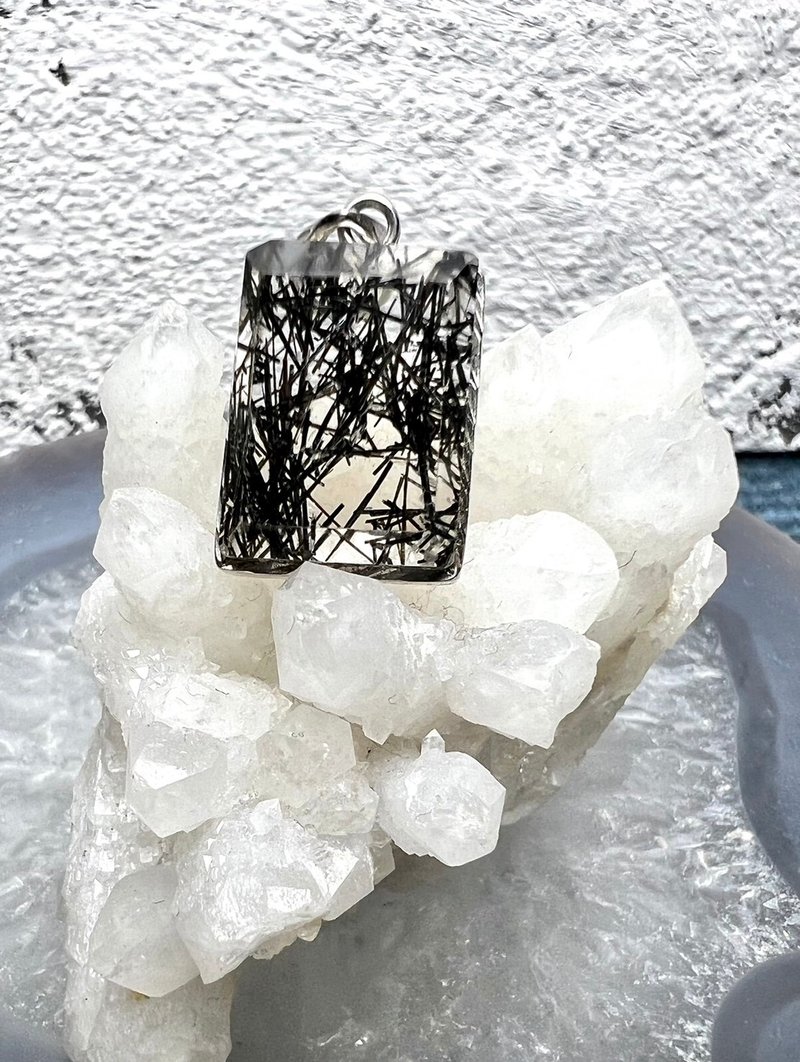 【莫名奇妙雜貨店】精品 黑髮晶 S925銀手工包邊款 - 項鍊 - 純銀 黑色