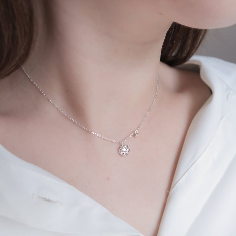 Valentine's Day gift 925 sterling silver cream bud small Stone necklace clavicle chain free gift packaging - Necklaces - Sterling Silver 