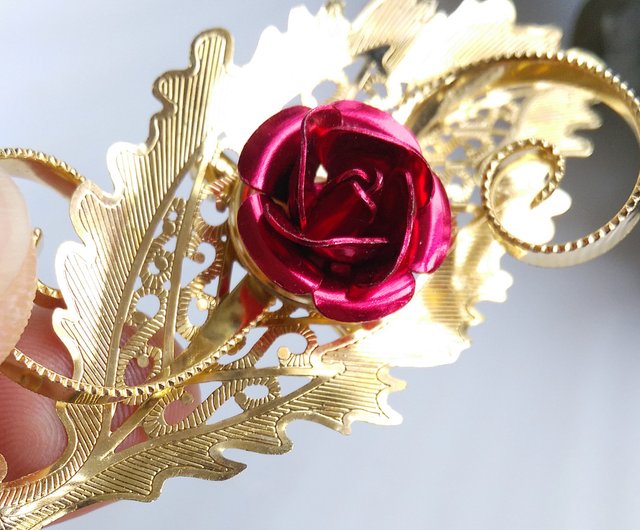 赤い樹脂製 古いブローチ 英国ヴィンテージ 赤い樹脂製 古いブローチ 英国ヴィンテージ