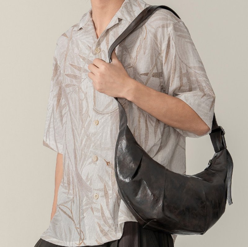 [Petal Original] Retro Leather 3D Pleated Croissant Bag / Shoulder & Crossbody Bag / Commuter Tote Underarm Bag - Messenger Bags & Sling Bags - Other Materials Multicolor