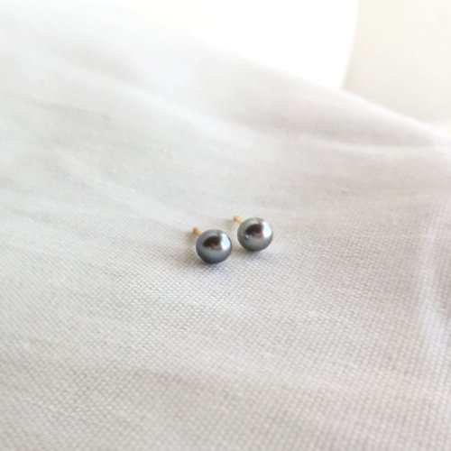 y-o High Luster 5A Quality Gray Pearl Stud Earrings