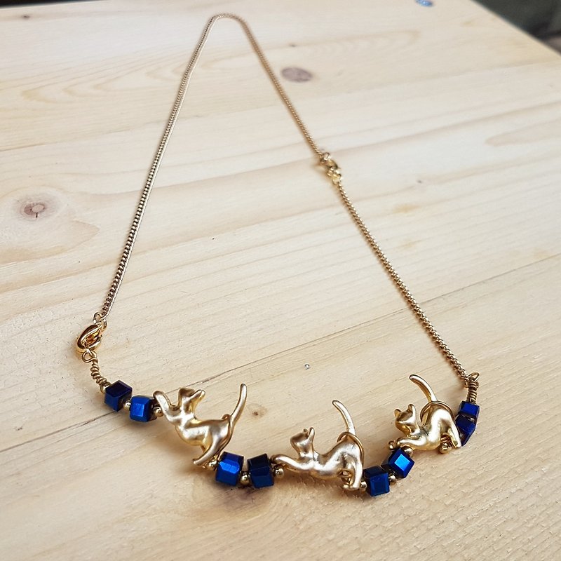 Royal blue crystal cat necklace _ bracelet dual-use design - สร้อยคอ - โลหะ สีน้ำเงิน