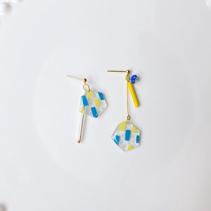 Jumping lattice clip-on/pin earrings - ต่างหู - เรซิน สีใส