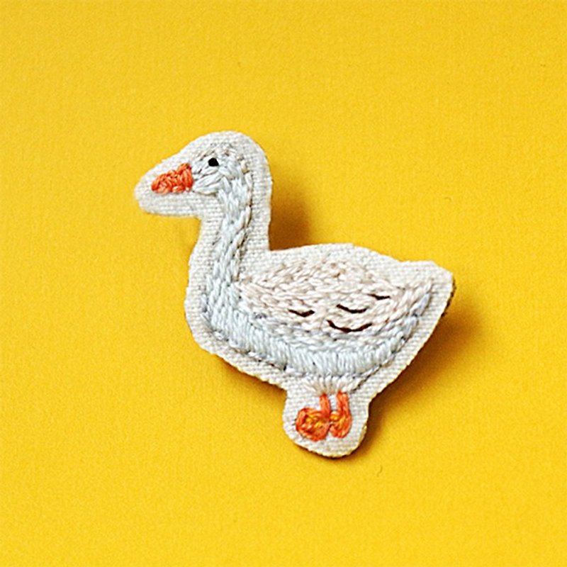 Mini hand embroidery brooch / pin geese - Brooches - Thread Multicolor