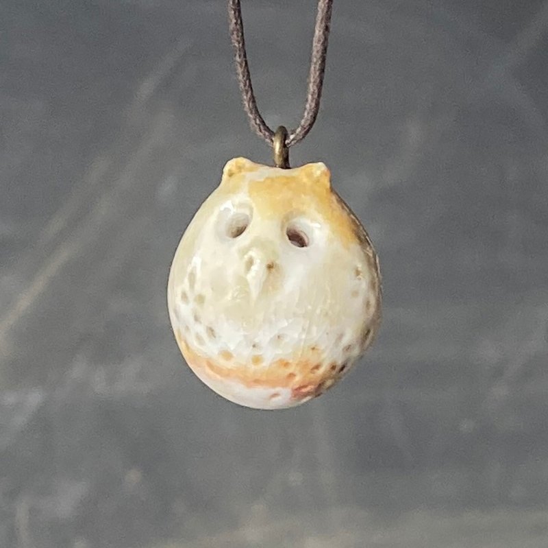 Wood fired pottery essential oil necklace white small eared owl - สร้อยคอ - ดินเผา สีกากี